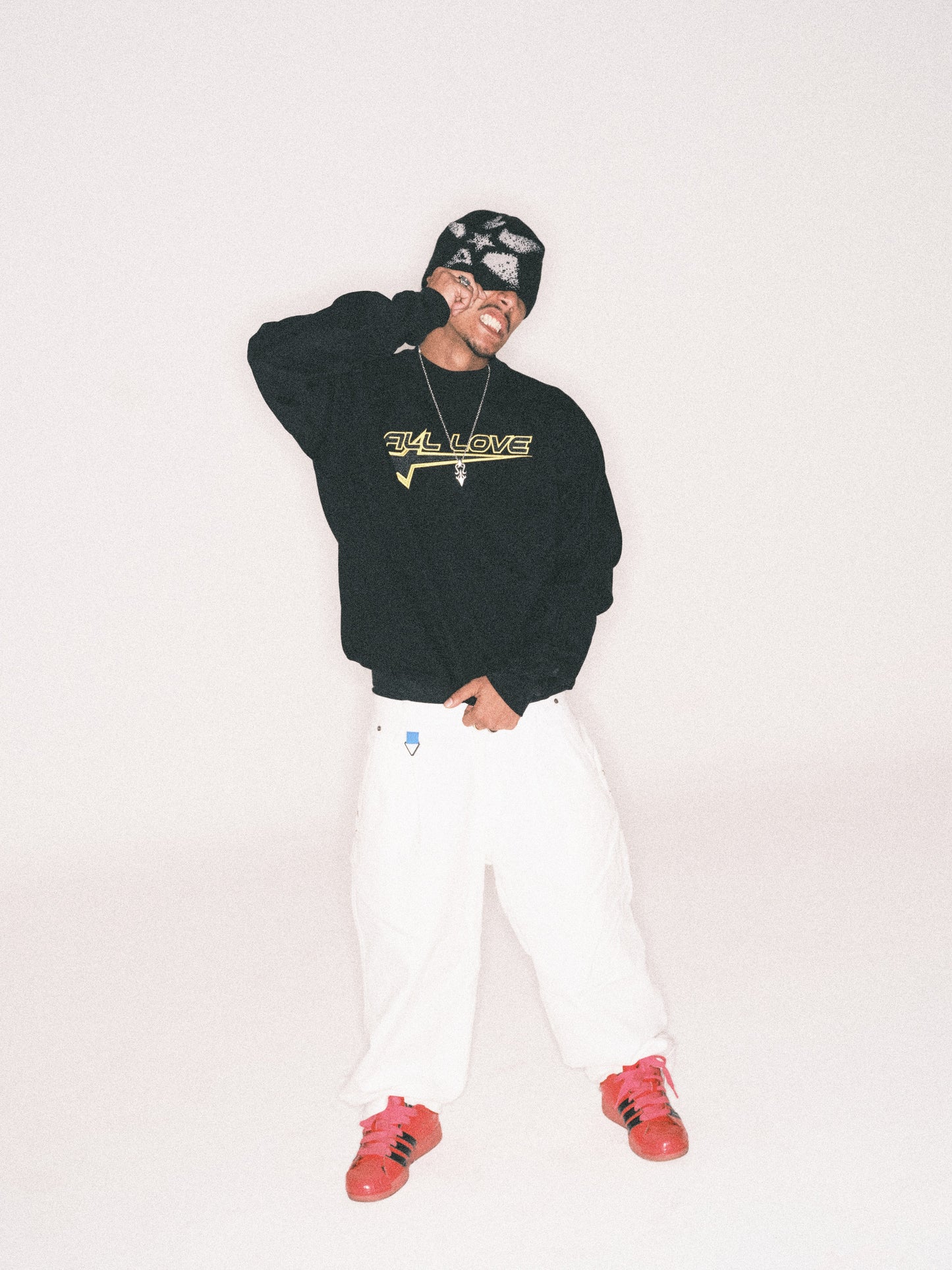 ALL STAR BLACK SWEATER
