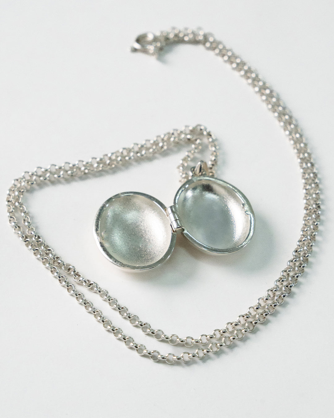 PLAY ME A MEMORY LOCKET