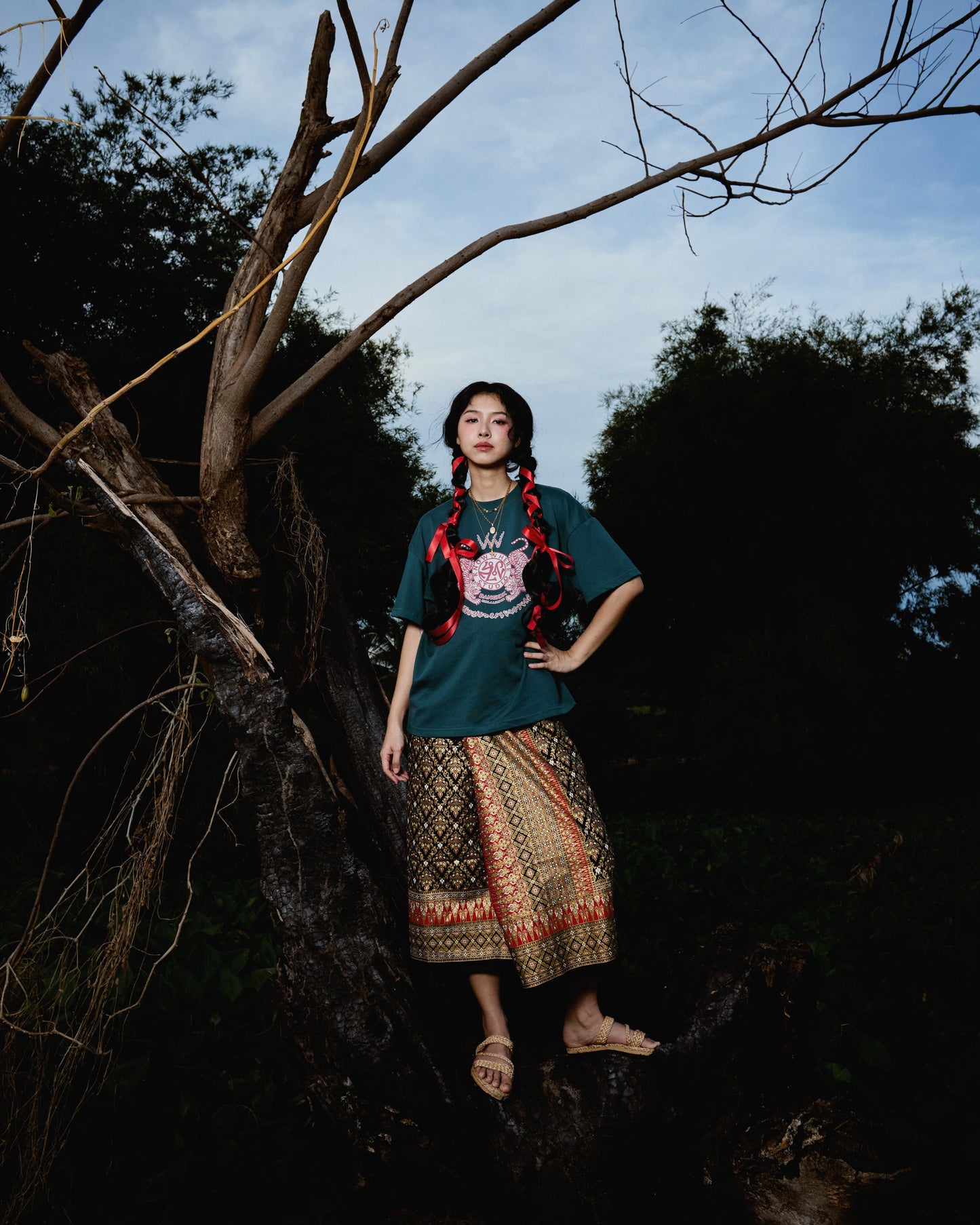 KNOWWHERE LOVE MANTRA TEE