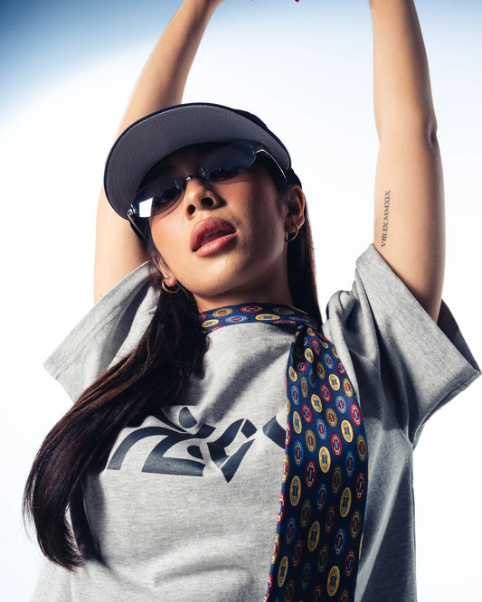 EDGING TO THIS TEE
